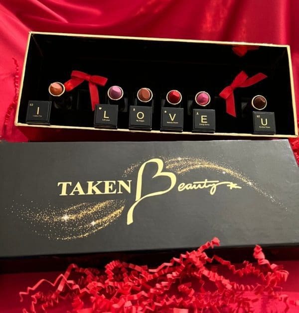 TAKENBeauty Valentines Edition, Love Luxury Box, I Love U Collection