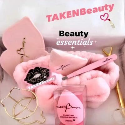 TAKENBeauty essentials pack in pink color